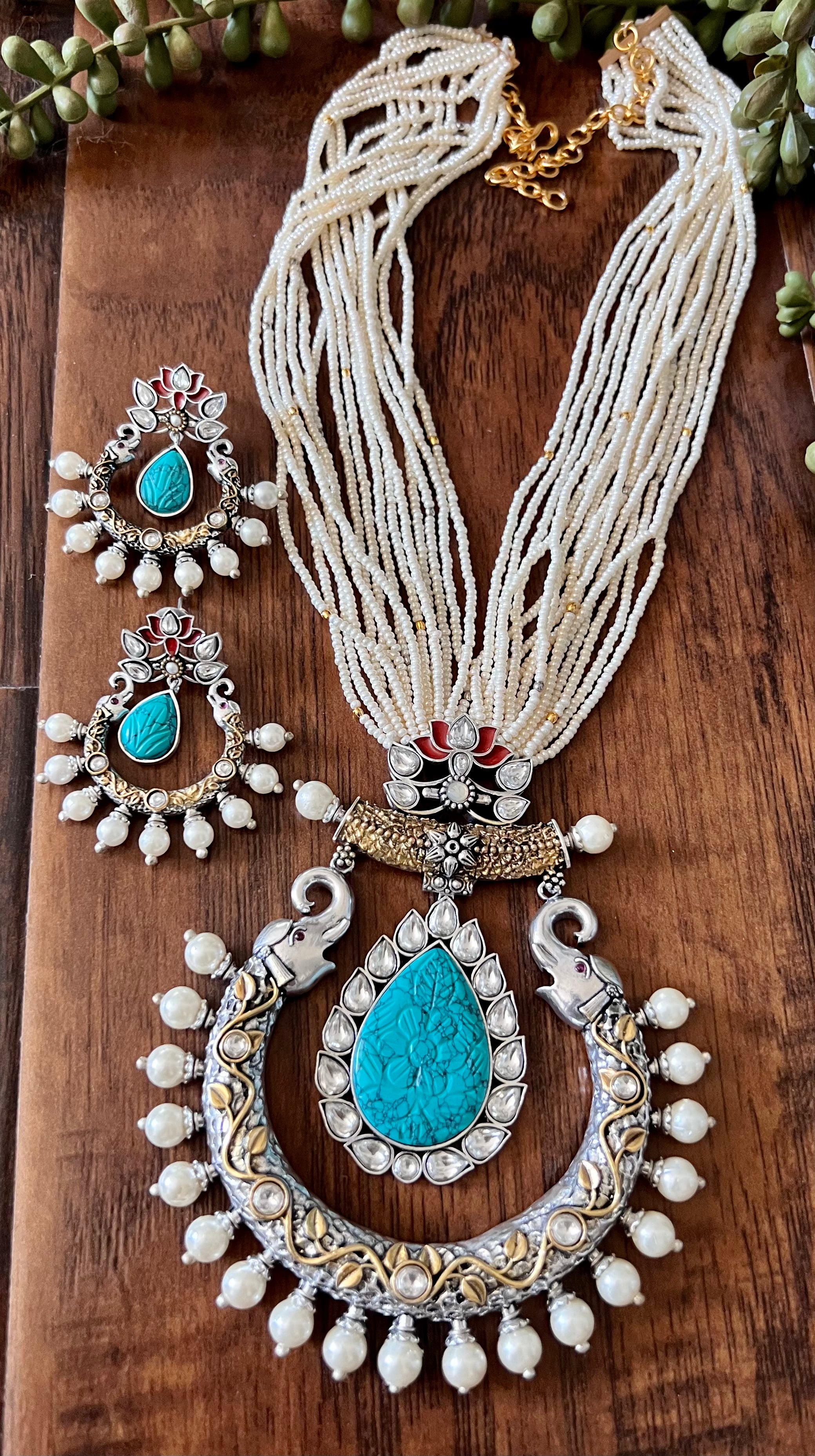 Copper base seed pearl necklace with amrapali pendant Turquoise