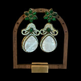 Beautiful flower motif with MOP accent