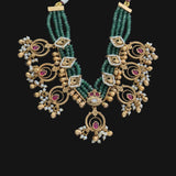 Delicate heritage set with chaandbaali accents