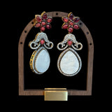 Beautiful flower motif with MOP accent