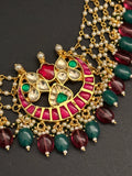 Stunning Pachi pendant set on pearl necklace with Monalisa beads