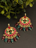 Stunning Pachi pendant set on pearl necklace with Monalisa beads
