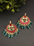 Stunning Pachi pendant set on pearl necklace with Monalisa beads