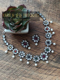 Glass kundan victorian flower necklace