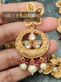Golden hasli with silver foil