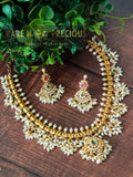 Delicate Guttu set with pearls hanging